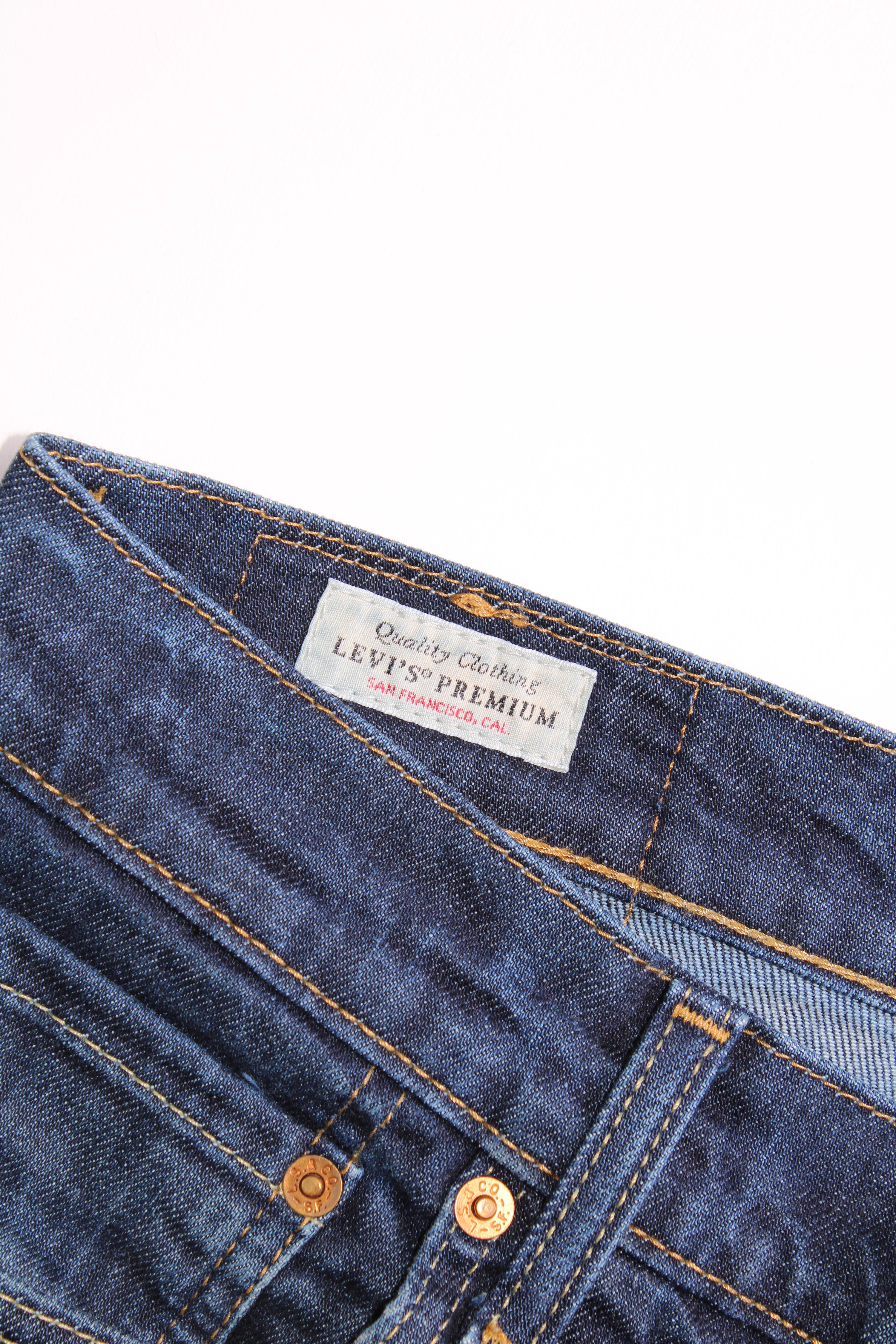 LEVIS 502 JEANS SHORTS DARK WASH - W30