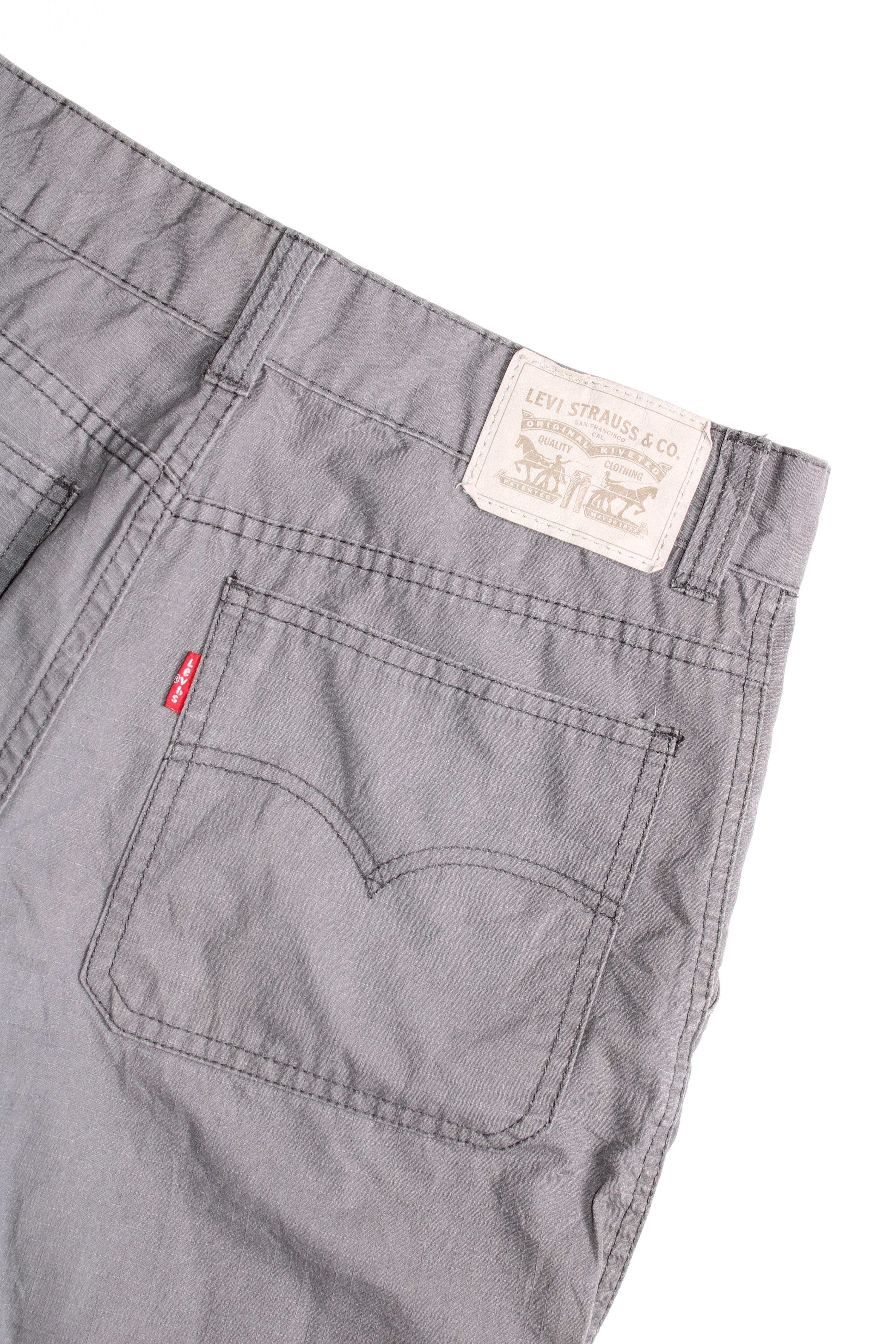 LEVIS CARGO SHORTS GREY - W29/W30