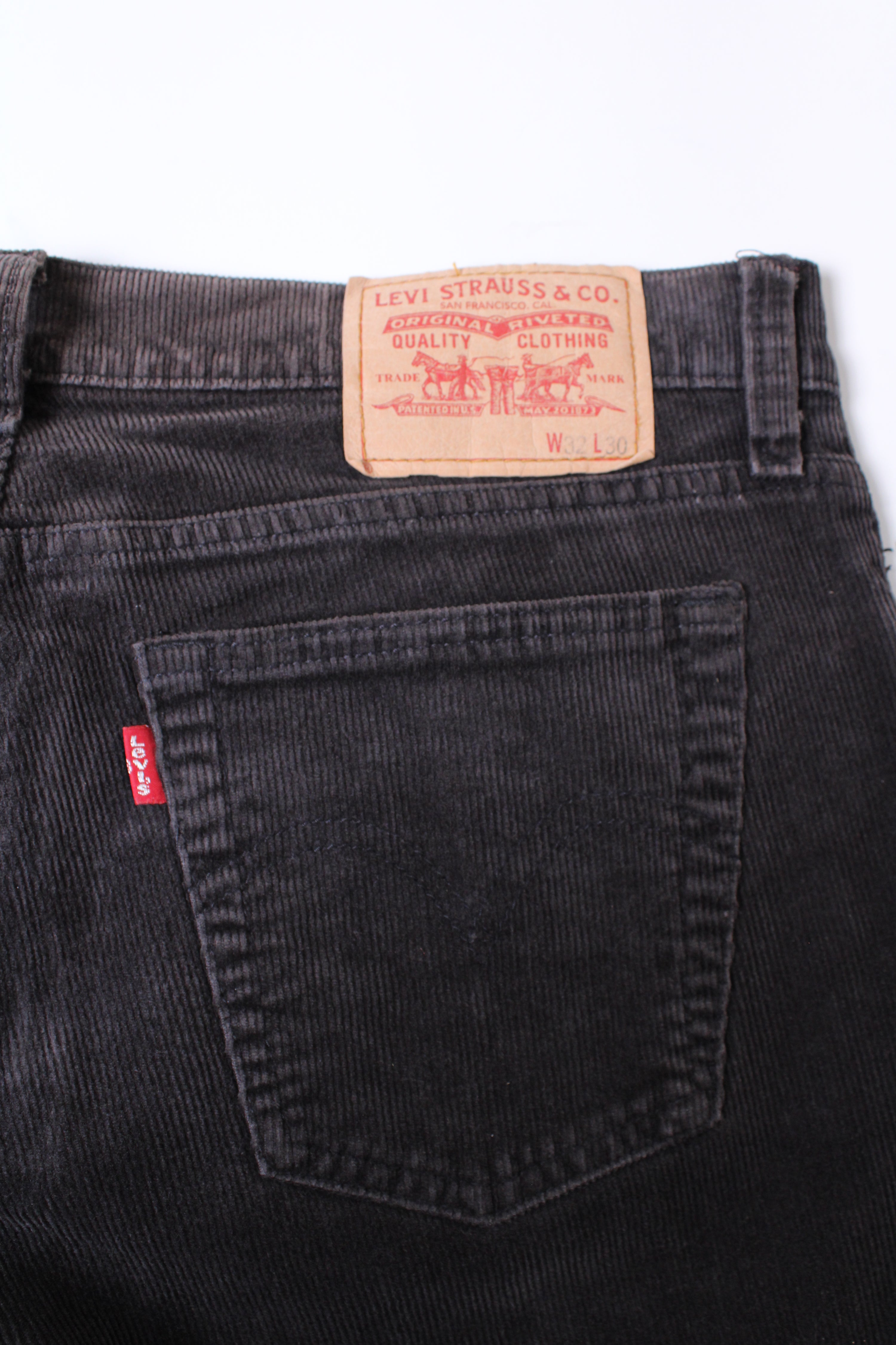 LEVIS CORDUROY PANTS BLACK - W32 WOMAN