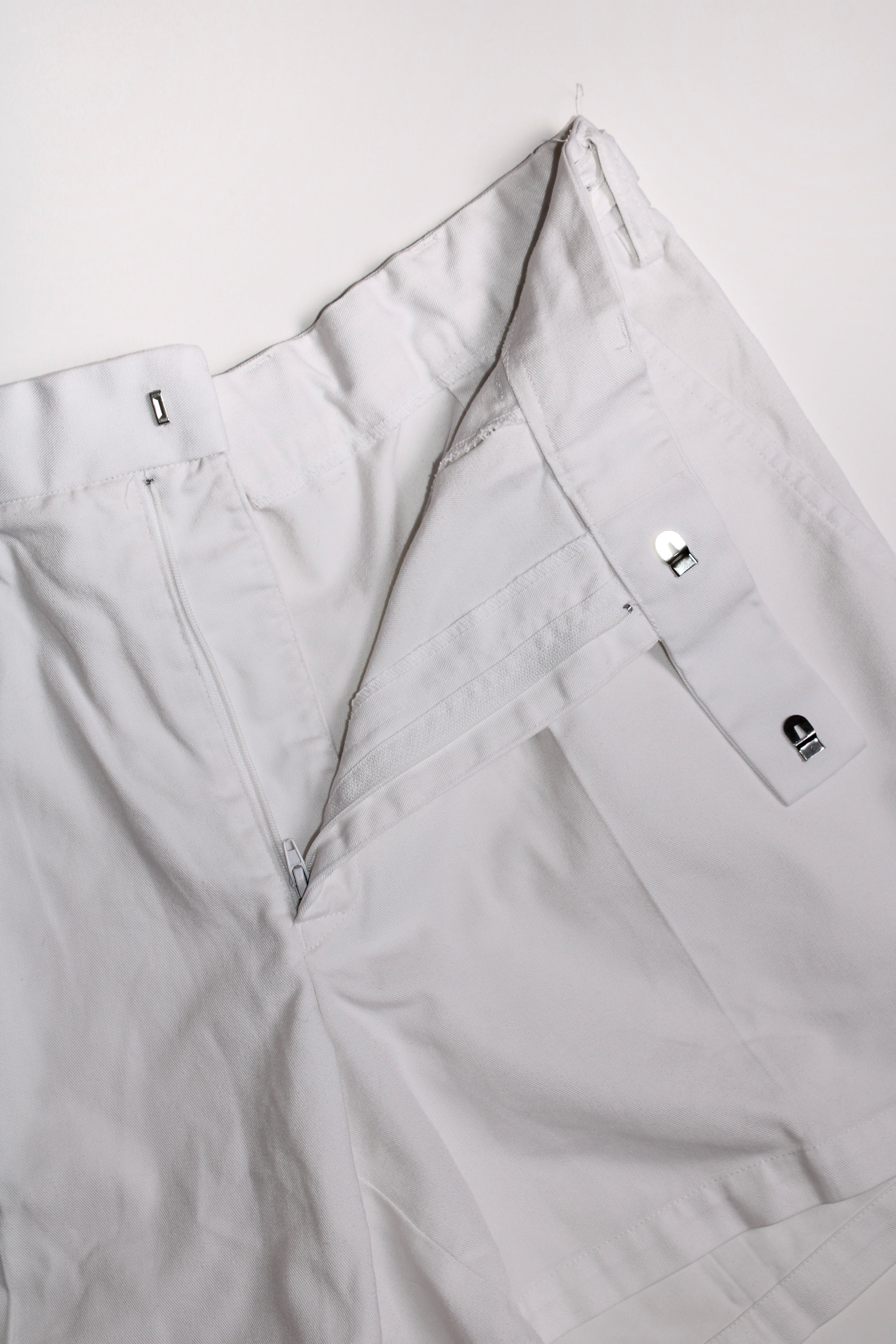 BRITISH ARMY VINTAGE SUMMER UNIFORM ROYAL NAVY PLEATED SHORTS WHITE