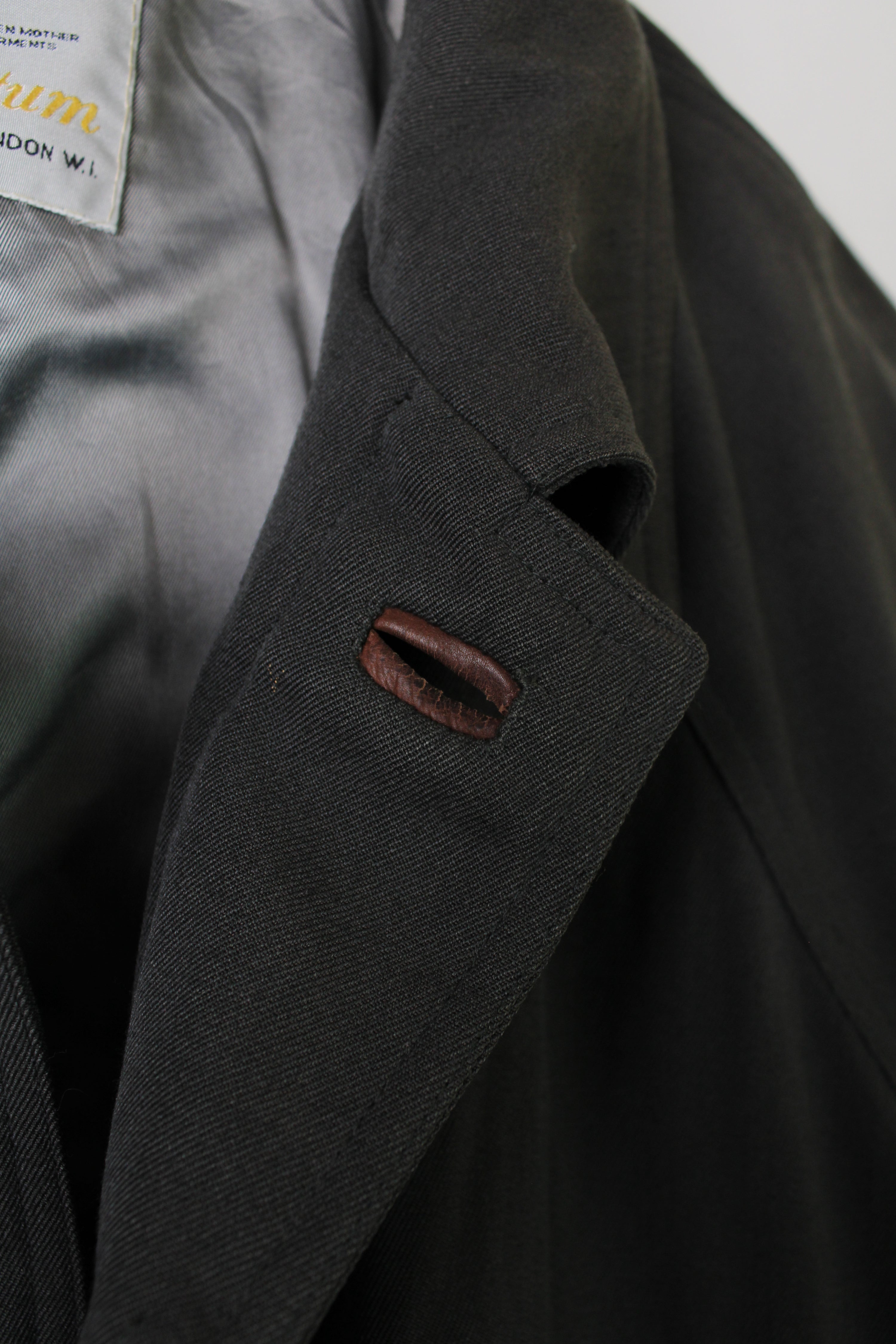 AQUASCUTUM VINTAGE TRENCH COAT DARK GRAY - L/XL