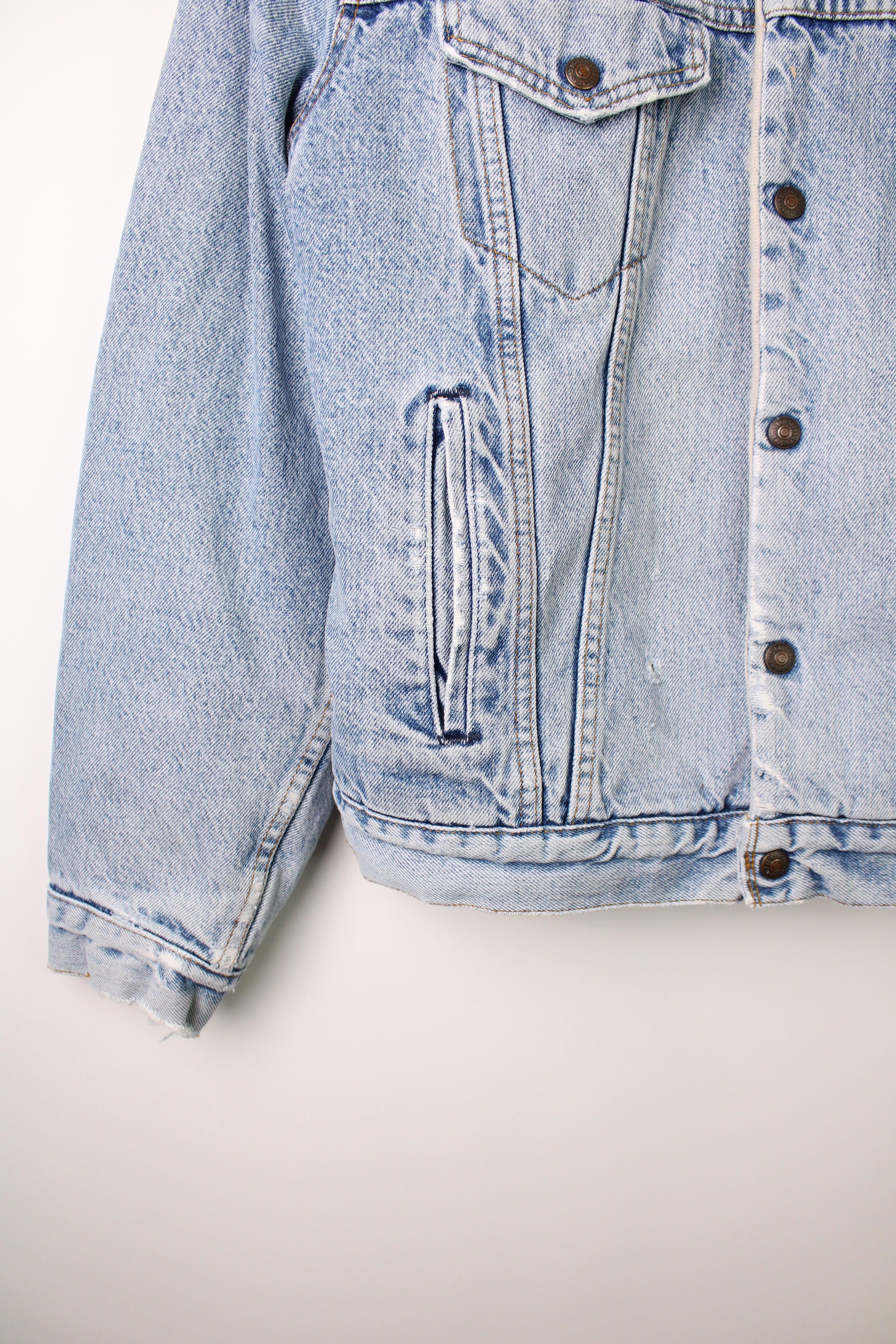 LEVIS VINTAGE SHERPA LINED DENIM JACKET 1980S VTG MADE IN USA - L