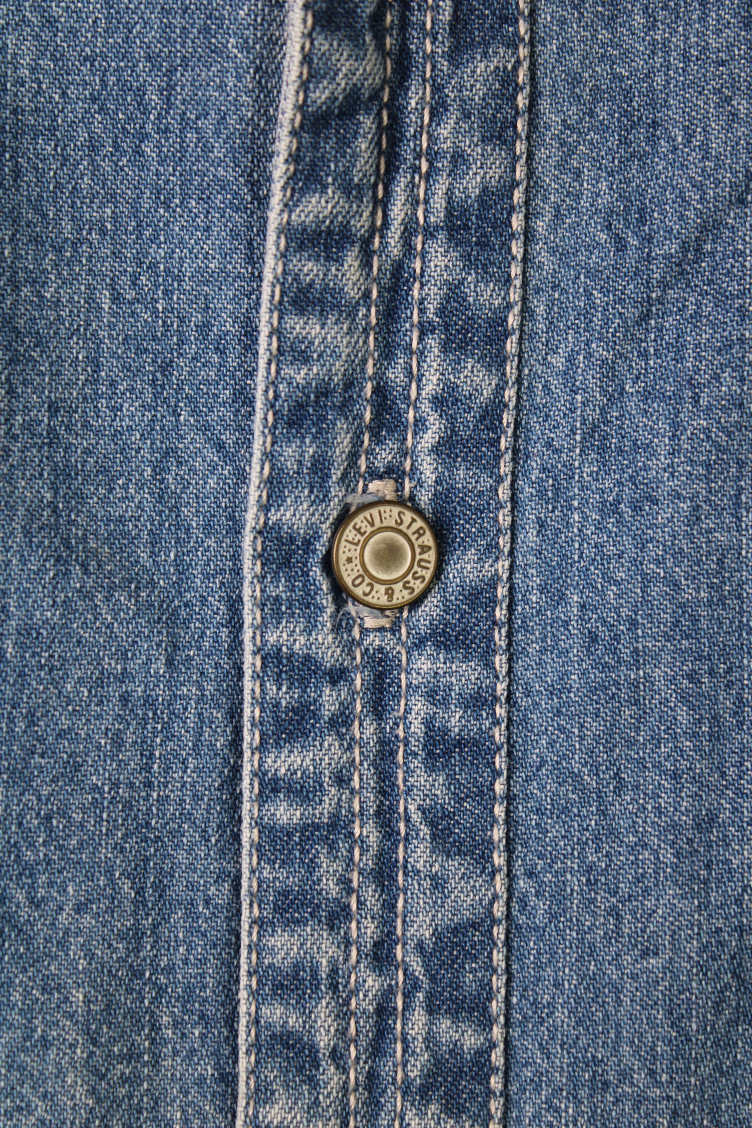 LEVIS VINTAGE DENIM SHIRT BLUE 1990S VTG - L