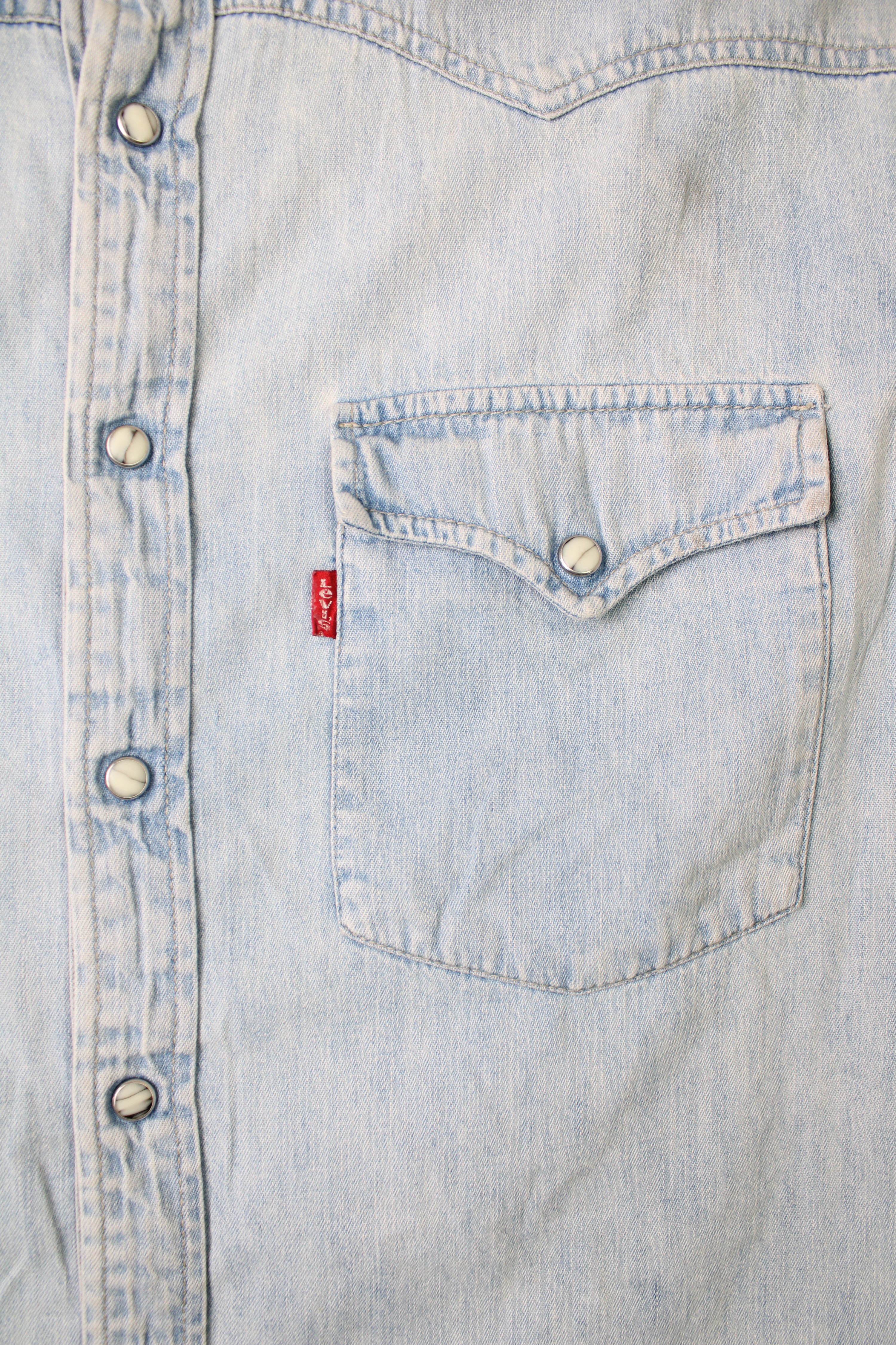 LEVIS VINTAGE WESTERN DENIM SHIRT LIGHT WASH  1990S VTG - M