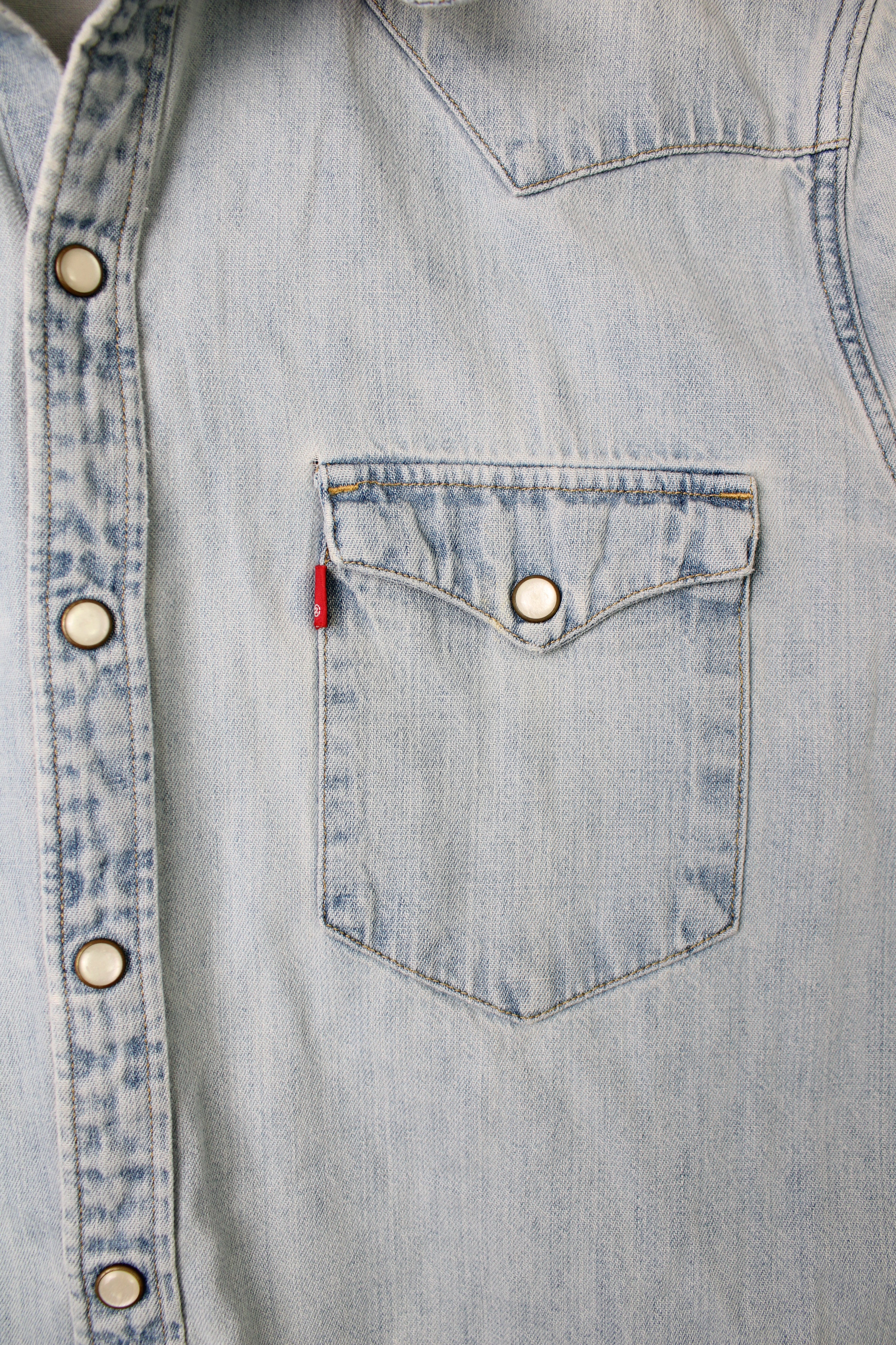 LEVIS VINTAGE WESTERN DENIM SHIRT LIGHT WASH - L