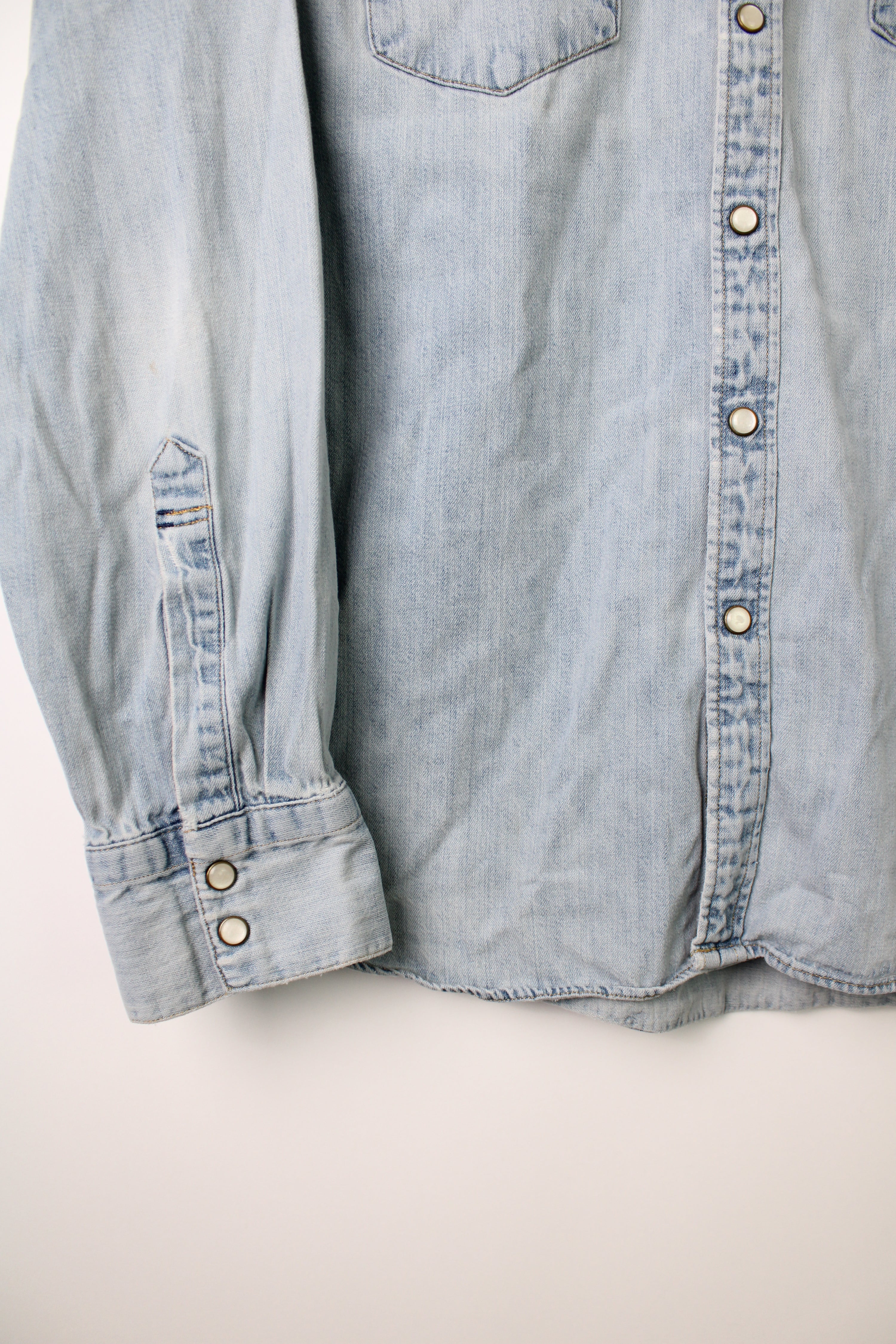 LEVIS VINTAGE WESTERN DENIM SHIRT LIGHT WASH - L