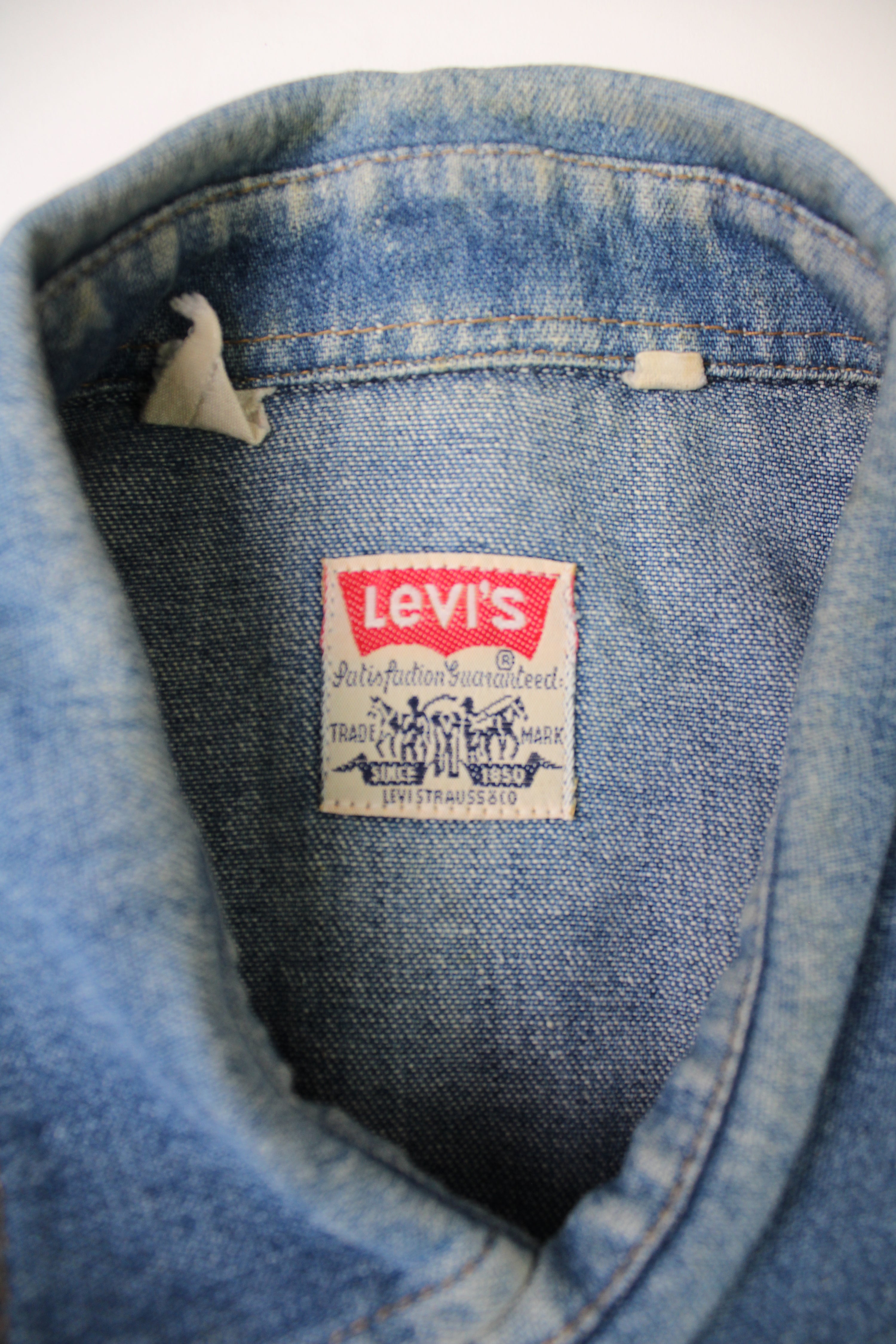 LEVIS VINTAGE WESTERN DENIM SHIRT ORANGE TAB 1980 VTG - M/L