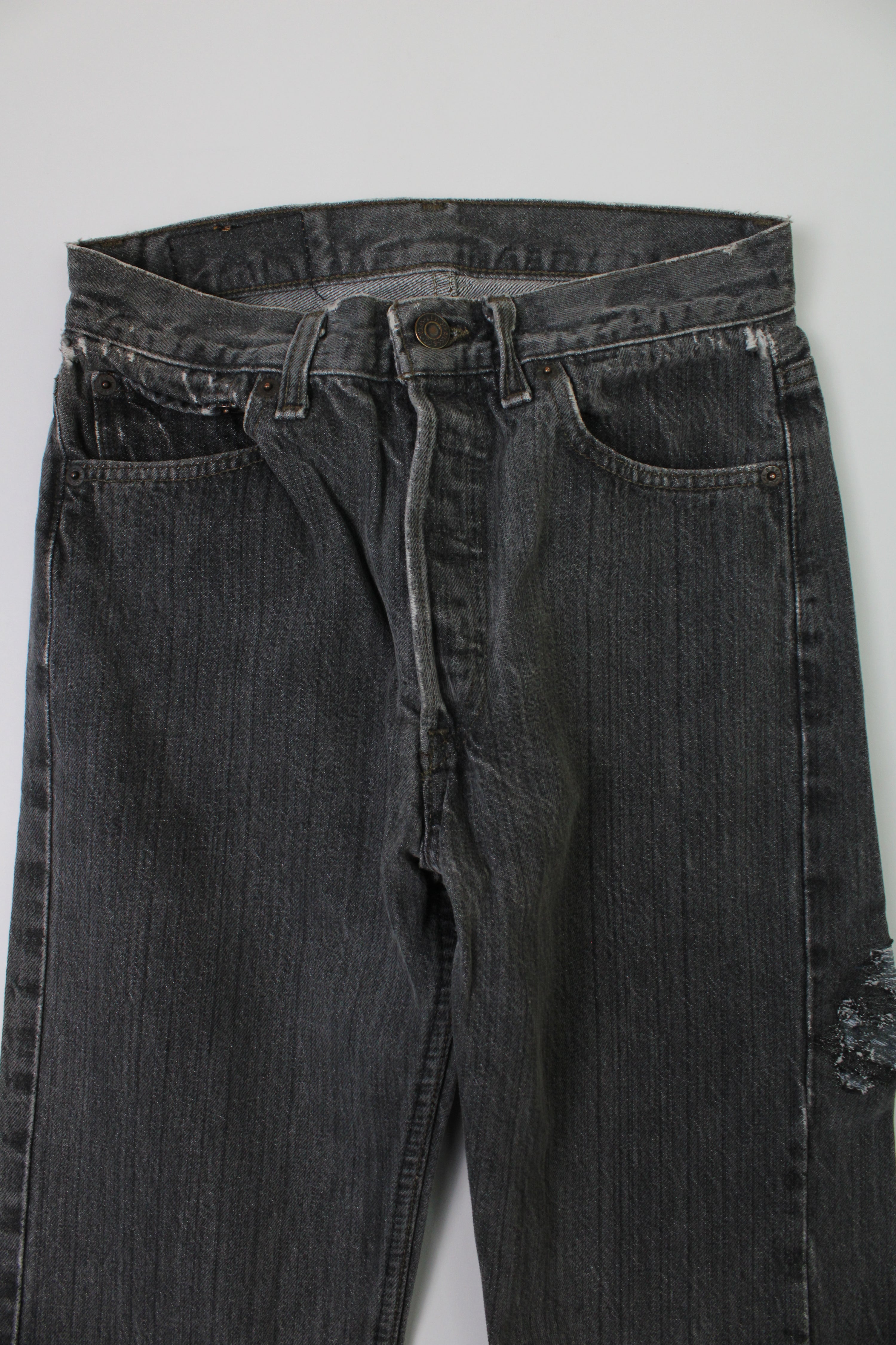 LEVIS 501 VINTAGE JEANS FADED GREY MADE IN USA - W28