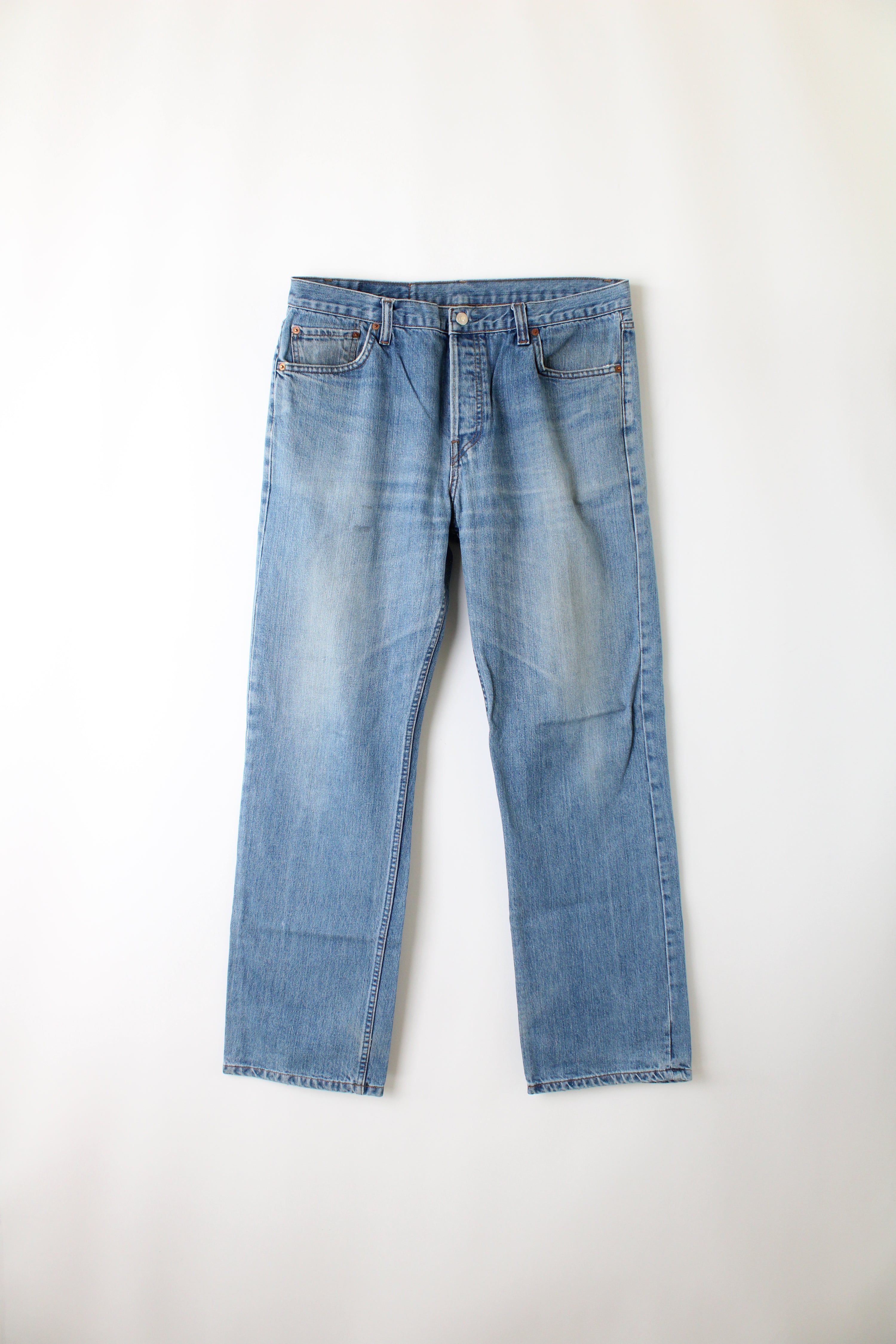 LEVIS 501 VINTAGE MEDIUM WASH JEANS - W36
