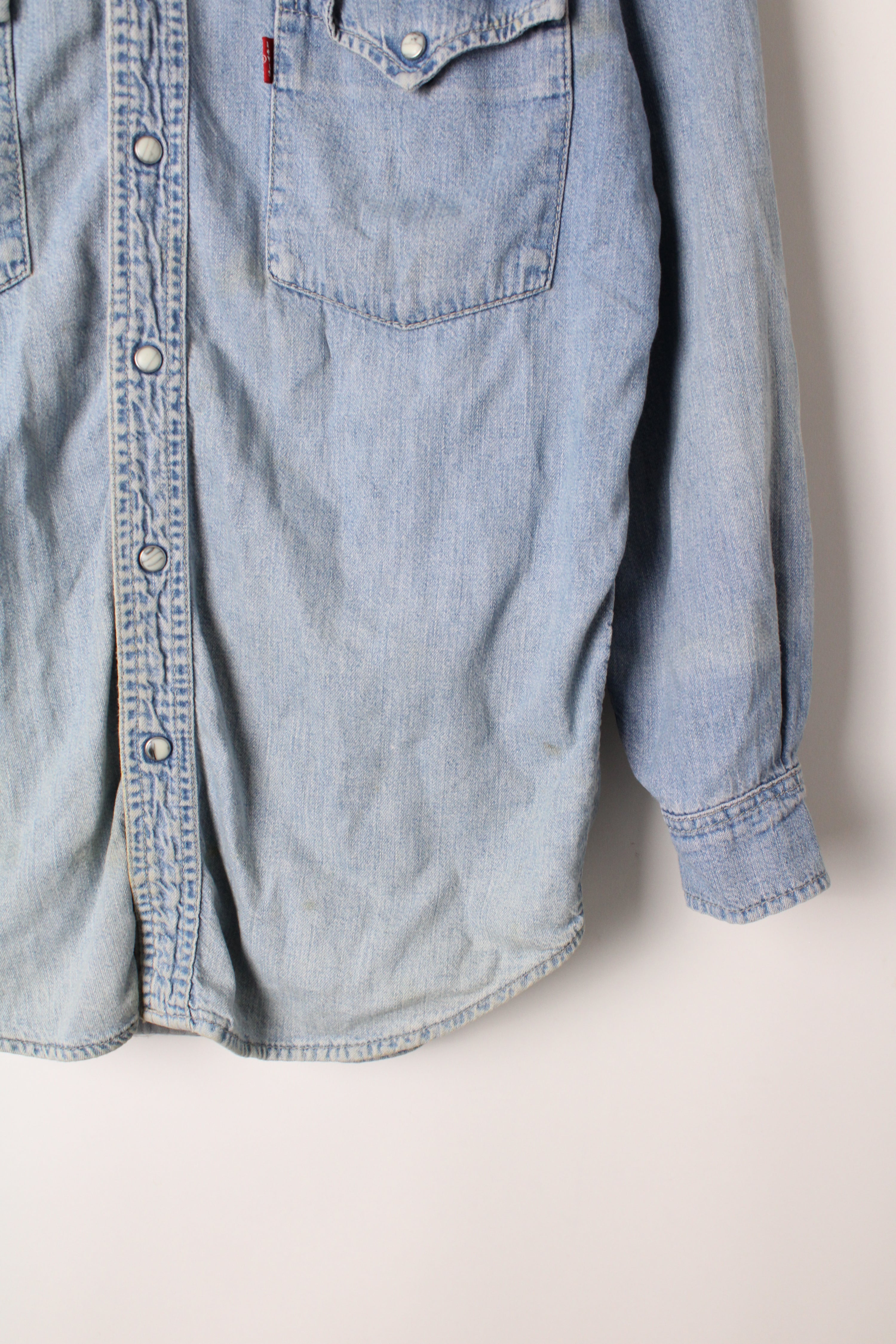 LEVIS VINTAGE WESTERN DENIM SHIRT LIGHT WASH  1990S VTG - S