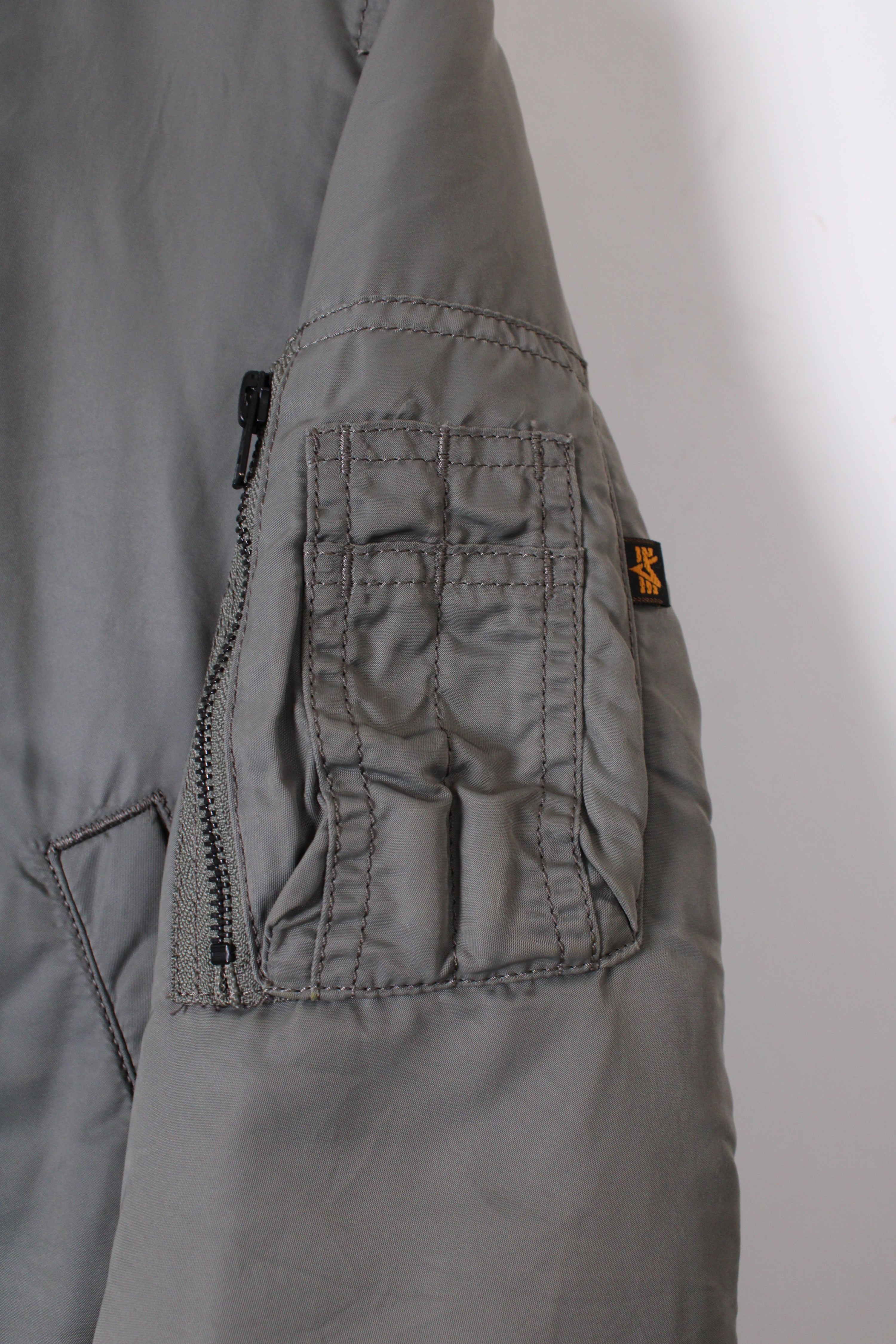 ALPHA INDUSTRIES MA-1 BOMBER JACKET GREEN - M