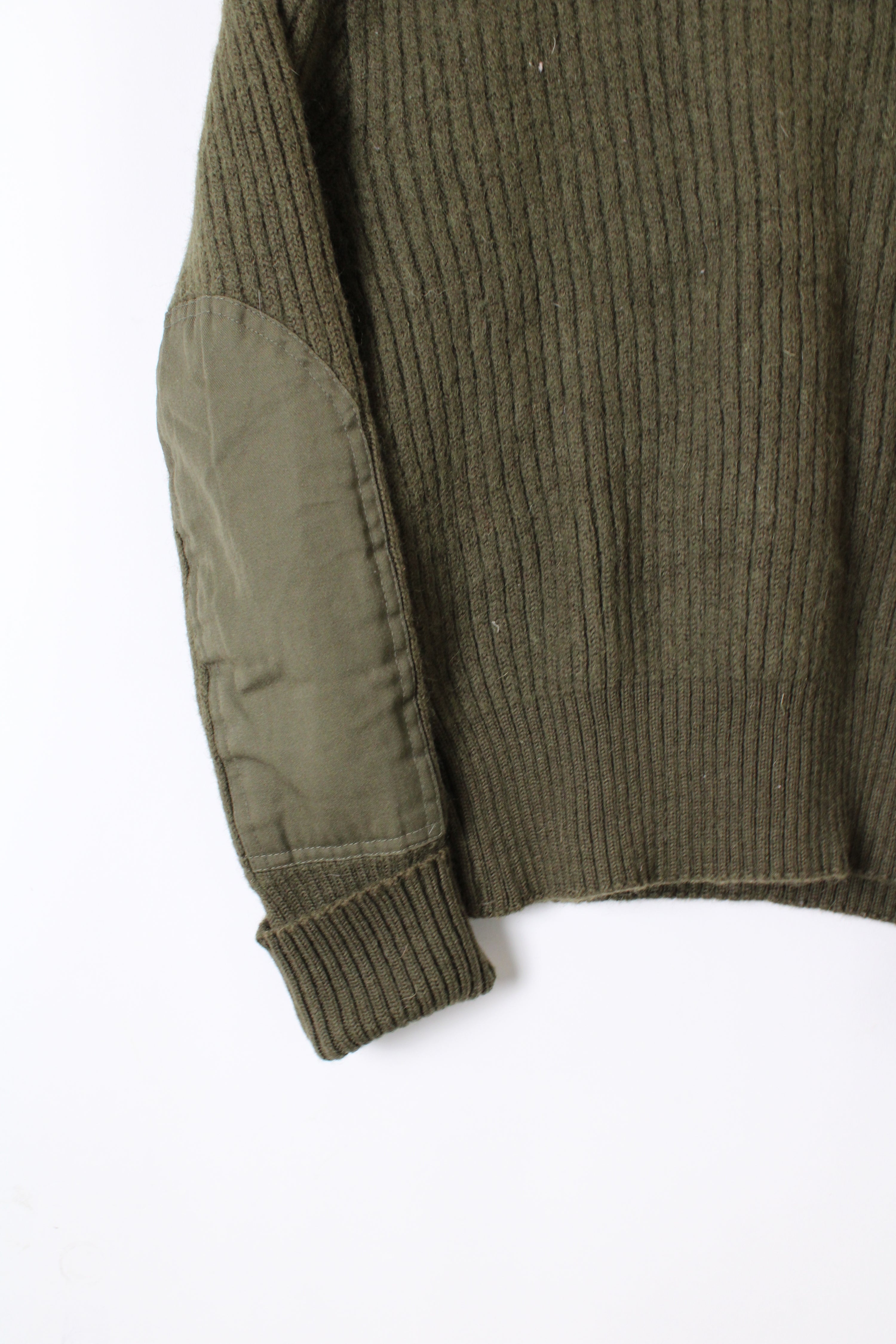 US ARMY VINTAGE SWEATER OLIVE GREEN MADE IN USA - M/L
