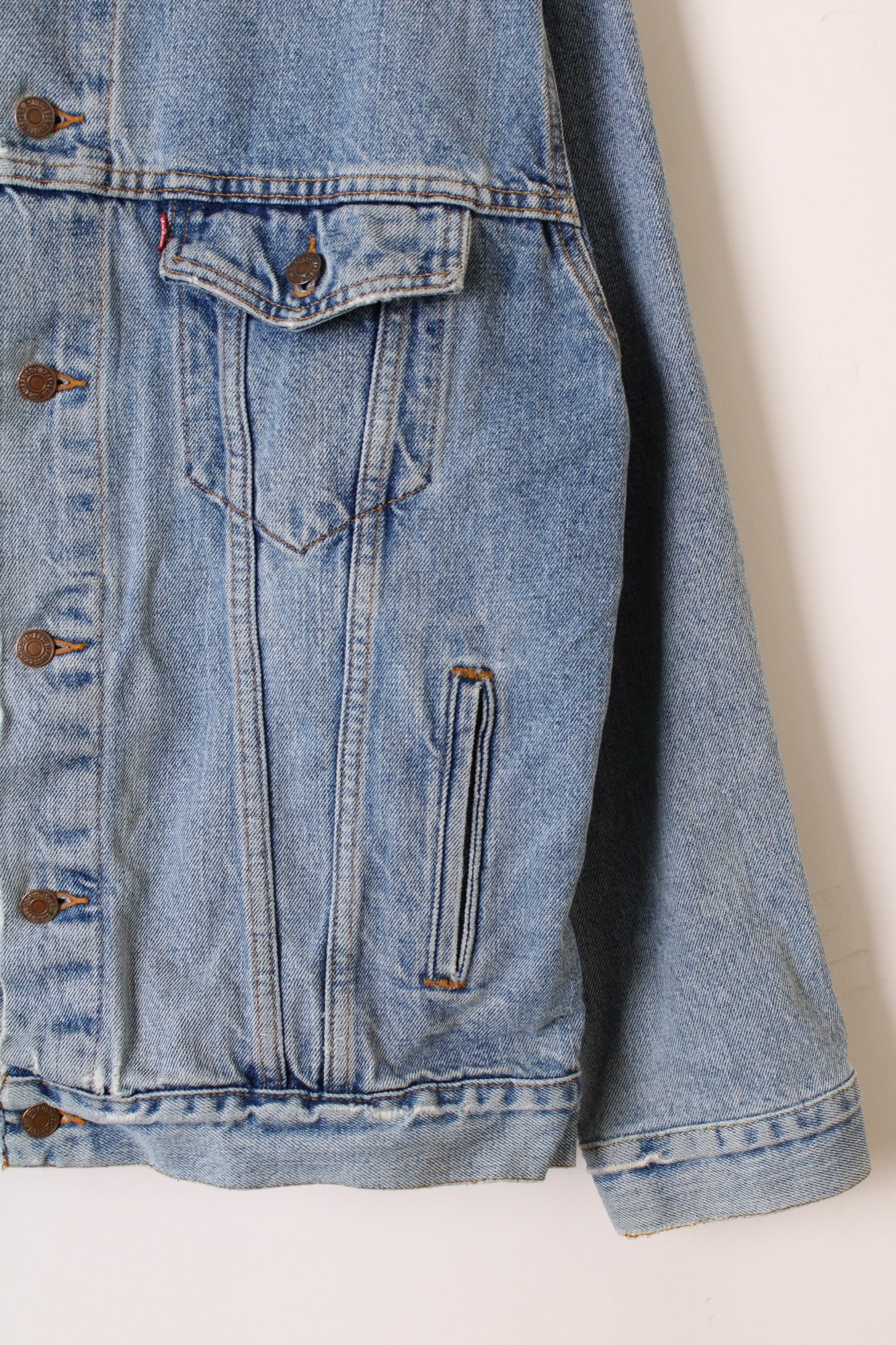 LEVIS VINTAGE DENIM TRUCKER JACKET VTG FADING LIGHT BLUE - L
